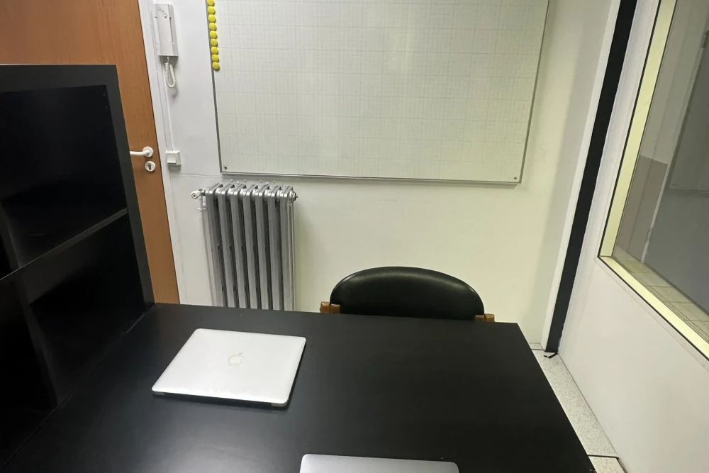 Bureau privé - 92110 - 3 postes - 700€