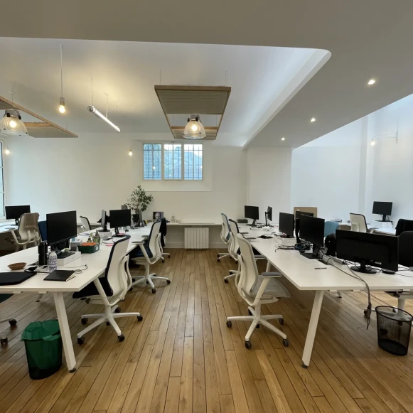 Bureau privé 50 m² 19 postes Coworking Cité Paradis Paris 75010 - photo 4