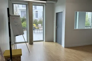 Bureau privé - 49100 - 4 postes - 1090€