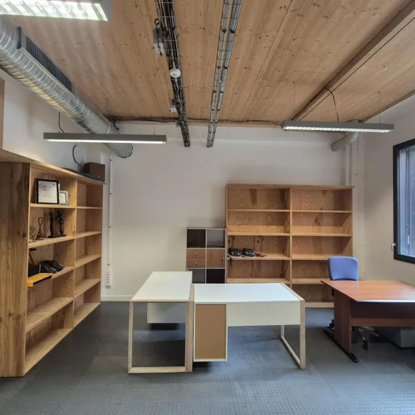 Bureau privé 25 m² 4 postes Coworking Avenue Pasteur Montreuil 93100 - photo 3