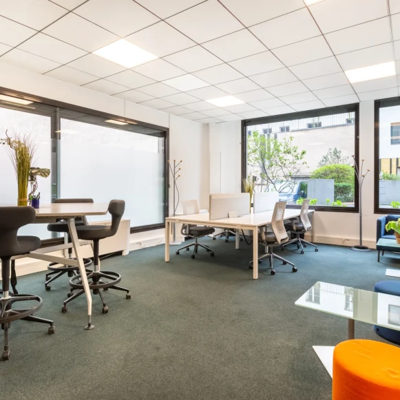 Bureau privé 8 m² 1 poste Coworking Rue des Petits Hôtels Paris 75010 - photo 7