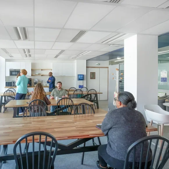 Bureau privé 36 m² 8 postes Location bureau Rue Philidor Paris 75020 - photo 2