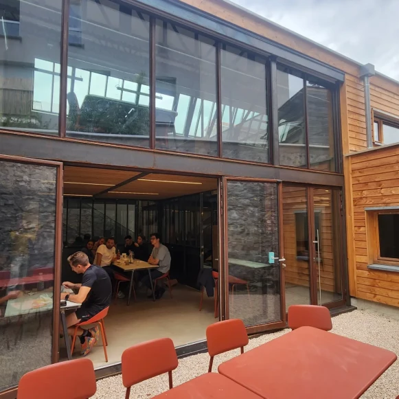 Bureau privé 24 m² 6 postes Coworking Avenue Jean Jaurès Lyon 69007 - photo 7