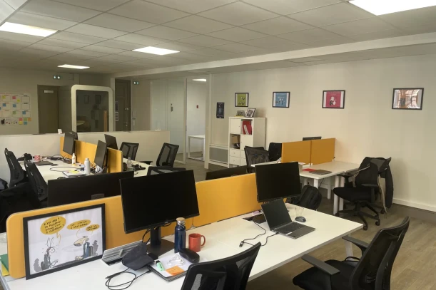 Bureau privé - 59800 - 15 postes - 2466.67€