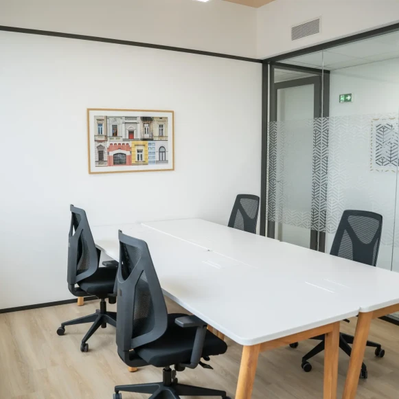 Bureau privé 13 m² 3 postes Location bureau Rue Maryam Mirzakhani Montpellier 34000 - photo 1
