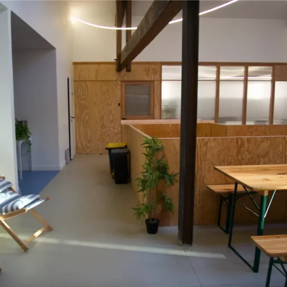 Bureau privé 23 m² 6 postes Location bureau Cours Julien Marseille 13006 - photo 4