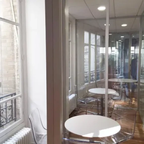 Bureau privé 25 m² 6 postes Coworking Rue du Renard Paris 75004 - photo 6