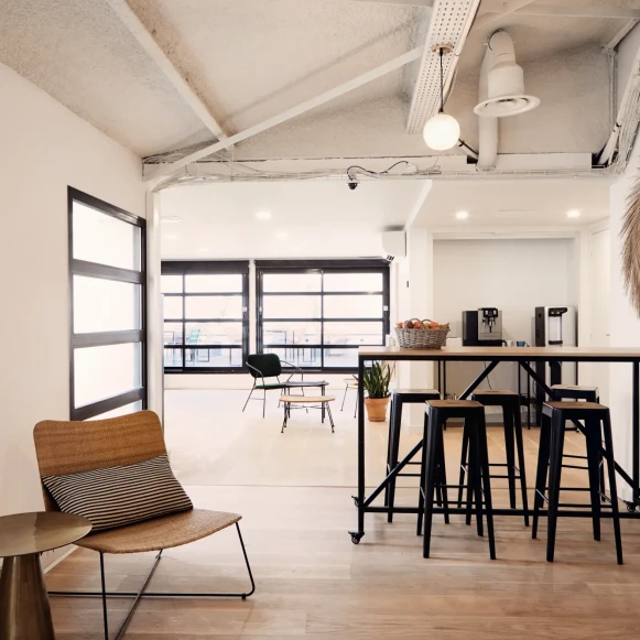 Espace indépendant 450 m² 68 postes Location bureau Rue Duhesme Paris 75018 - photo 8