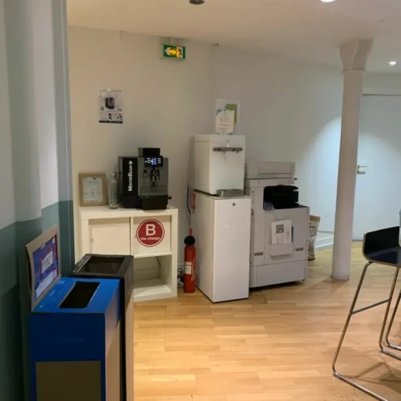Bureau privé 24 m² 6 postes Coworking Rue du Louvre Paris 75001 - photo 5