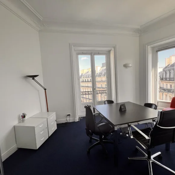 Bureau privé 15 m² 3 postes Location bureau Avenue de l'Opéra Paris 75001 - photo 5