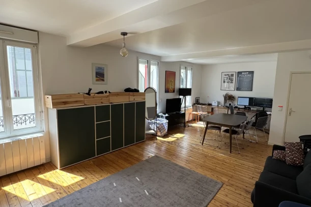 Open Space - 75019 - 3 postes - 300€