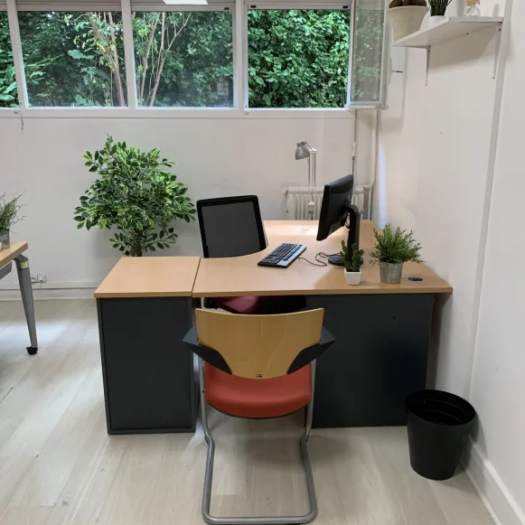 Bureau privé 23 m² 4 postes Coworking Avenue Jean Moulin Montreuil 93100 - photo 2