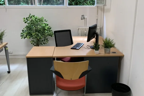 Bureau privé - 93100 - 4 postes - 850€