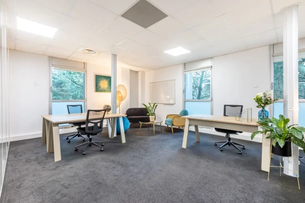 Bureau privé - 44300 - 8 postes - 1966€