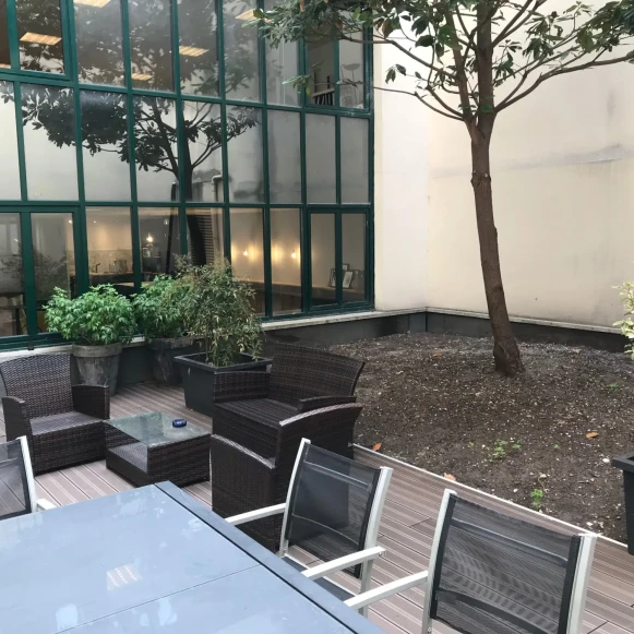 Bureau privé 42 m² 10 postes Coworking Rue de Rochechouart Paris 75009 - photo 1