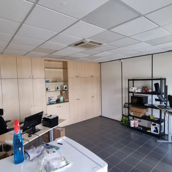 Bureau privé 24 m² 2 postes Coworking Route nationale Prouvy 59121 - photo 2