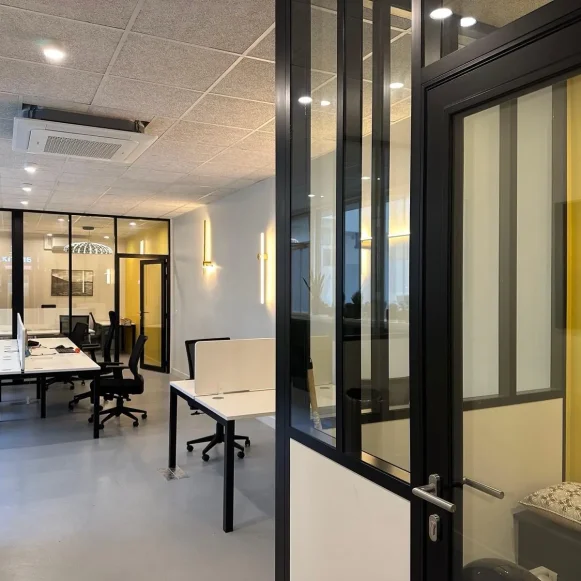 Espace indépendant 120 m² 20 postes Location bureau Rue Bouchardon Paris 75010 - photo 1