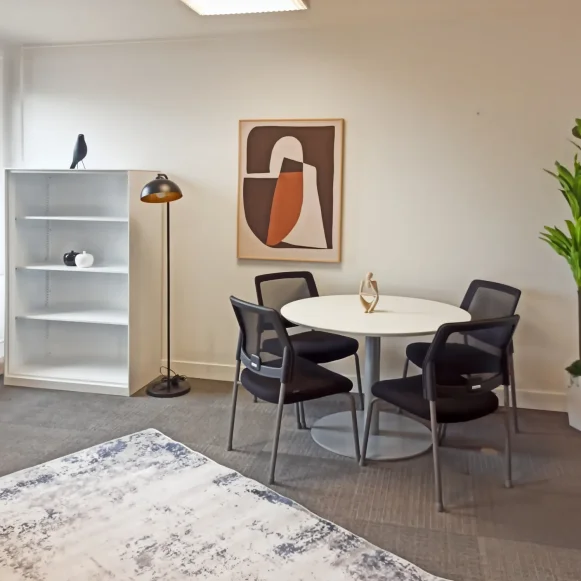 Bureau privé 18 m² 4 postes Coworking Quai Kléber Strasbourg 67000 - photo 2