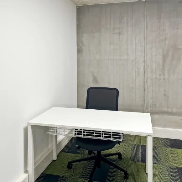 Bureau privé 7 m² 2 postes Coworking Rue Fulton Angers 49000 - photo 2