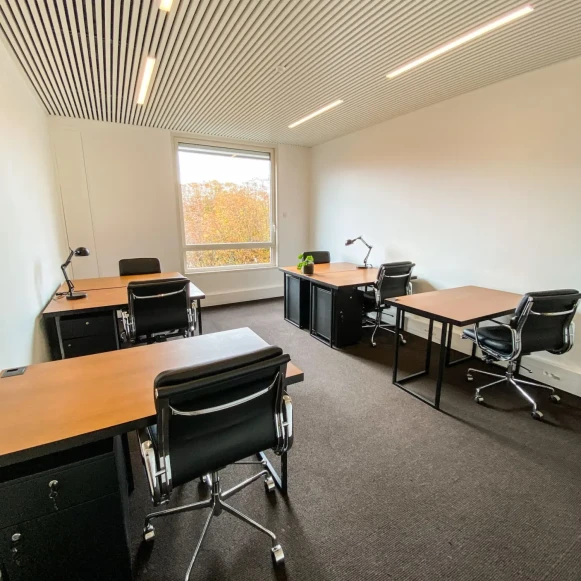 Bureau privé 20 m² 8 postes Coworking Cours Albert 1er Paris 75008 - photo 2