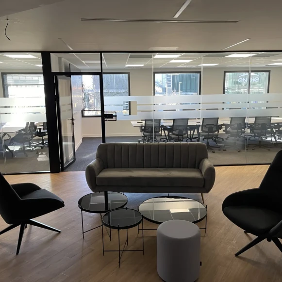 Bureau privé 15 m² 5 postes Location bureau Avenue de l'Arche Courbevoie 92400 - photo 1