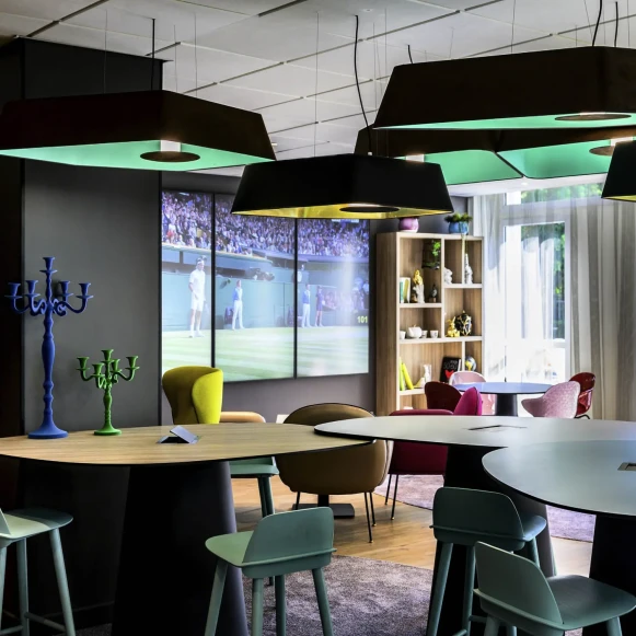 Open Space  20 postes Coworking Rue de la Mare Neuve Évry-Courcouronnes 91080 - photo 1