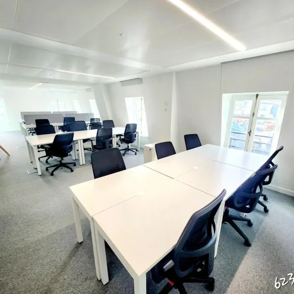 Bureau privé 49 m² 14 postes Location bureau Rue du Louvre Paris 75001 - photo 1