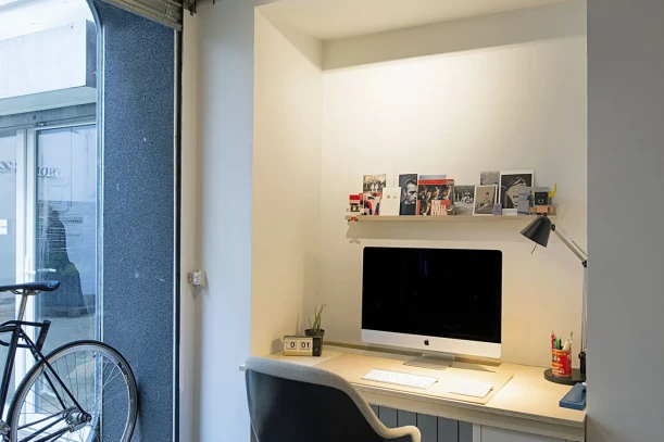 Open Space - 75009 - 1 poste - 380€