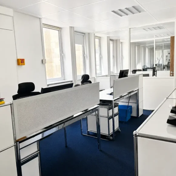 Espace indépendant 1 026 m² 150 postes Location bureau Avenue Bosquet Paris 75007 - photo 1