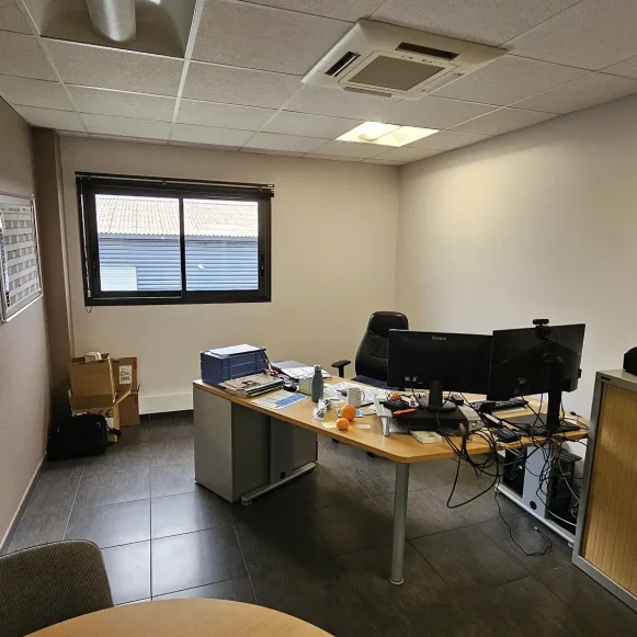 Bureau privé 30 m² 4 postes Coworking Rue André Marie Ampère Plaisance-du-Touch 31830 - photo 6
