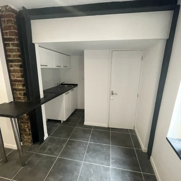 Espace indépendant 40 m² 5 postes Location bureau Rue de Romainville Montreuil 93100 - photo 3