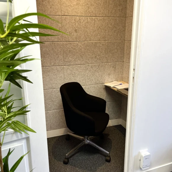 Espace indépendant 110 m² 24 postes Coworking Cours Saint-Louis Bordeaux 33300 - photo 4