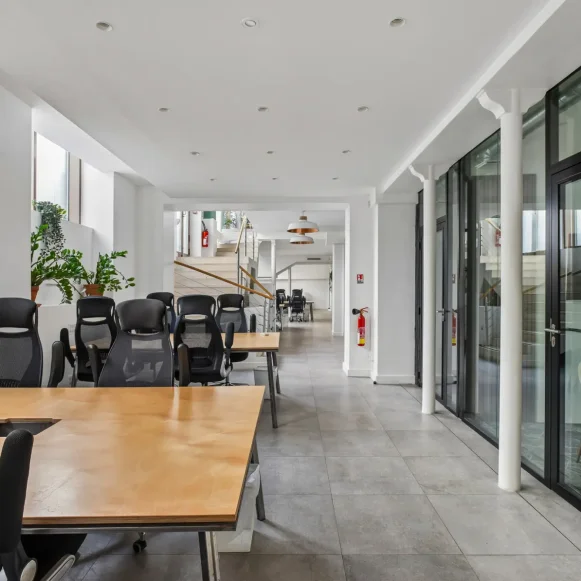 Espace indépendant 350 m² 54 postes Location bureau Rue Saint Sabin Paris 75011 - photo 5