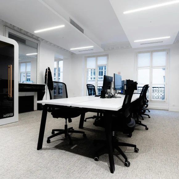 Espace indépendant 211 m² 18 postes Location bureau Rue Chauchat Paris 75009 - photo 5