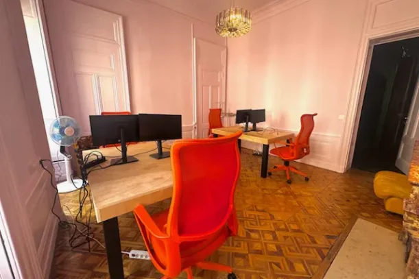 Bureau privé - 69001 - 4 postes - 1350€