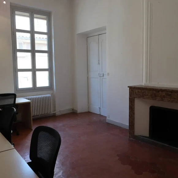 Bureau privé 25 m² 6 postes Location bureau Rue Emeric David Aix-en-Provence 13100 - photo 3