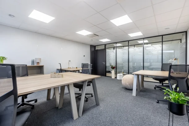 Bureau privé - 78990 - 7 postes - 2086€