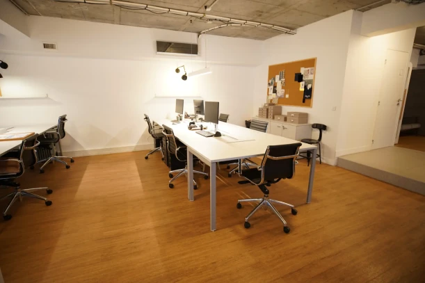 Open Space - 75002 - 5 postes - 425€