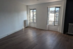 Open Space - 78000 - 4 postes - 280€