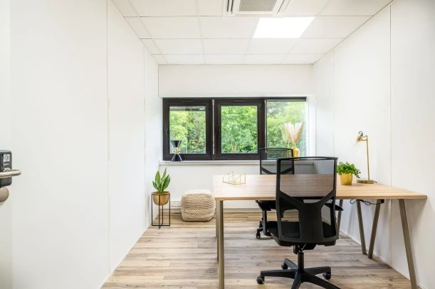Bureau privé - 44300 - 2 postes - 701€