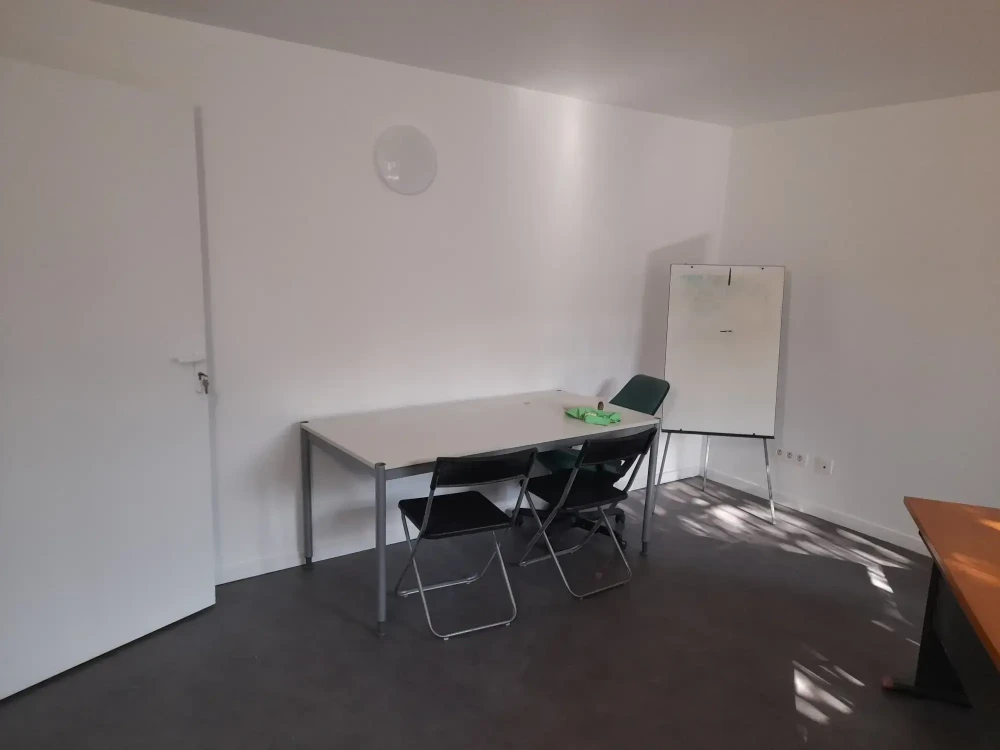 Bureau privé - 94400 - 1 poste - 550€