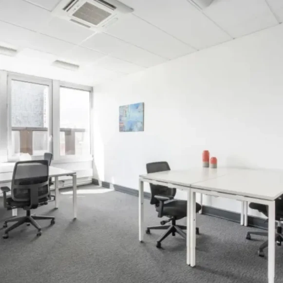 Bureau privé 24 m² 6 postes Coworking Rue d'Isly Rennes 35000 - photo 3