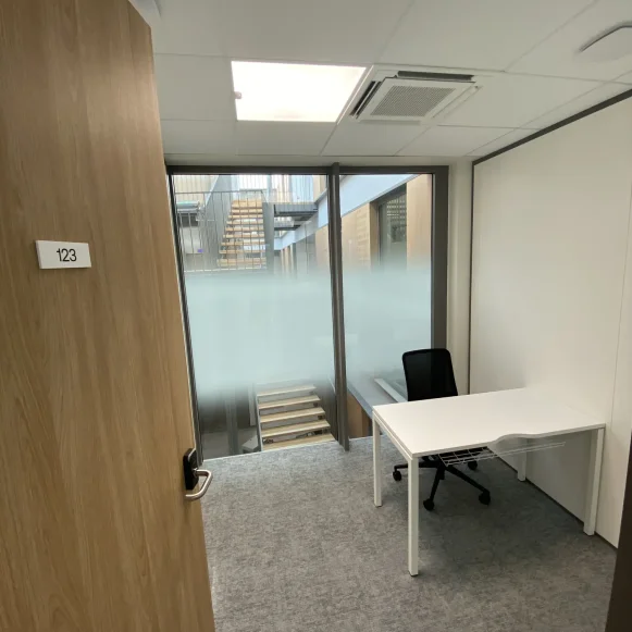 Bureau privé 6 m² 1 poste Location bureau Avenue de l'Harmonie Villeneuve-d'Ascq 59650 - photo 9