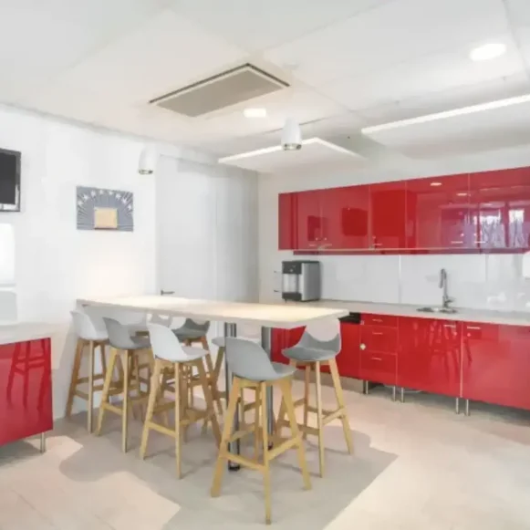 Bureau privé 7 m² 2 postes Coworking Mail Pablo Picasso Nantes 44000 - photo 3