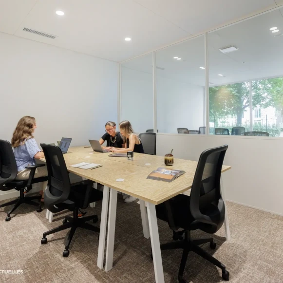 Bureau privé 16 m² 5 postes Location bureau Rue Stephenson Montigny-le-Bretonneux 78180 - photo 3