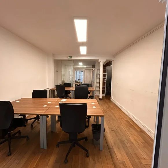 Espace indépendant 72 m² 15 postes Location bureau Boulevard de Sébastopol Paris 75003 - photo 3