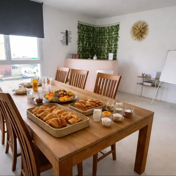 Bureau privé 14 m² 3 postes Coworking Rue de la Sablière Sainte-Geneviève-des-Bois 91700 - photo 7