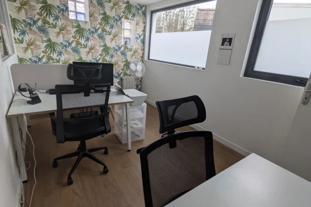 Bureau privé - 64100 - 3 postes - 720€