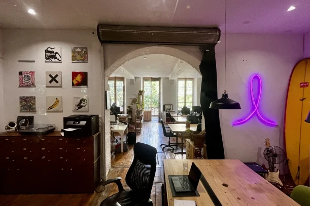 Open Space - 33000 - 16 postes - 189€