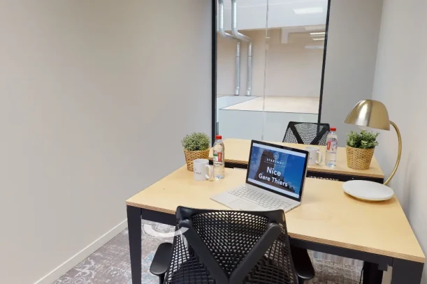 Bureau privé - 06000 - 2 postes - 760€